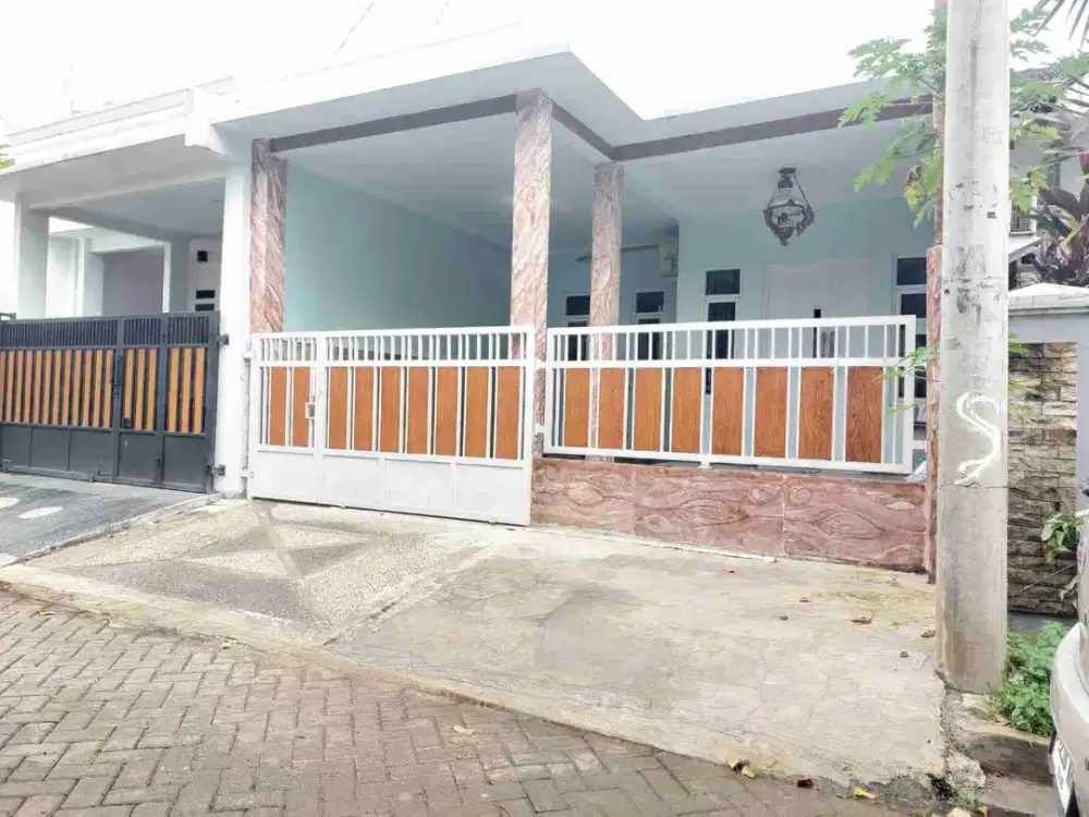 Dijual rumah di Bekasi timur regency mustika jaya Bekasi kota cluster depan kolam renang