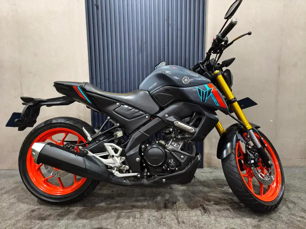 YAMAHA MT 15 abu-abu 2021 istimewa mulus terawat siap pakai...