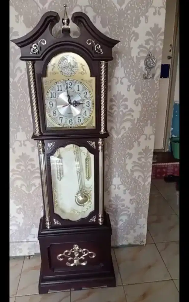 Jam Dinding Hiasan Rumah