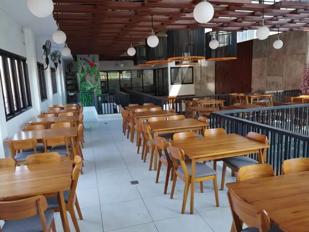 Bangunan Resto Full dengan Perabot & Dapur di Pusat Kota Hadap Utara , Strategis & Siap Pakai