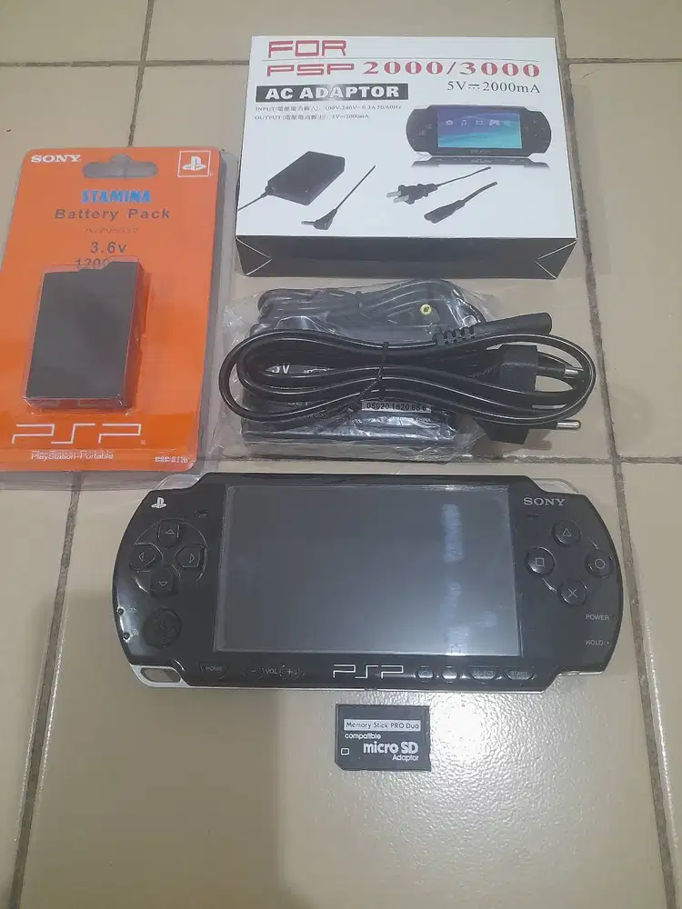 Psp slim seri 2000 Mulus No Mines Memory 8gb Full game Plus Cassan
