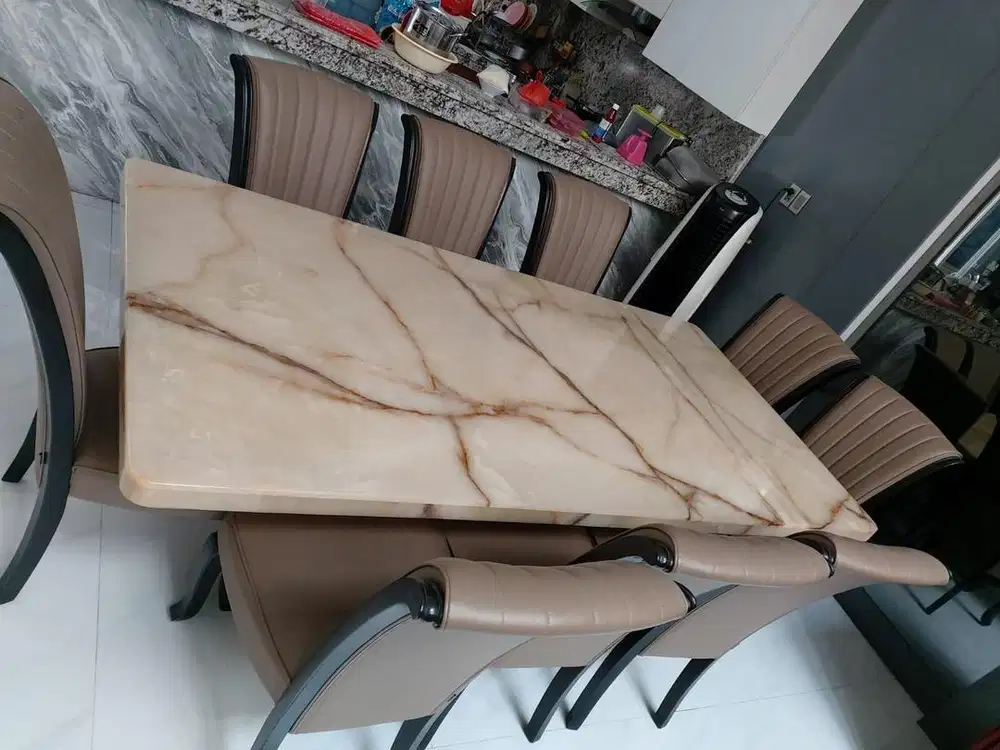 DIJUAL MEJA MAKAN VERSAILES BEKAS