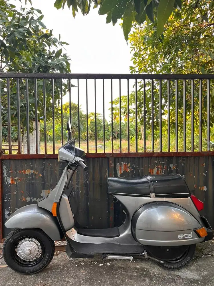 Vespa Excel plat w jatim