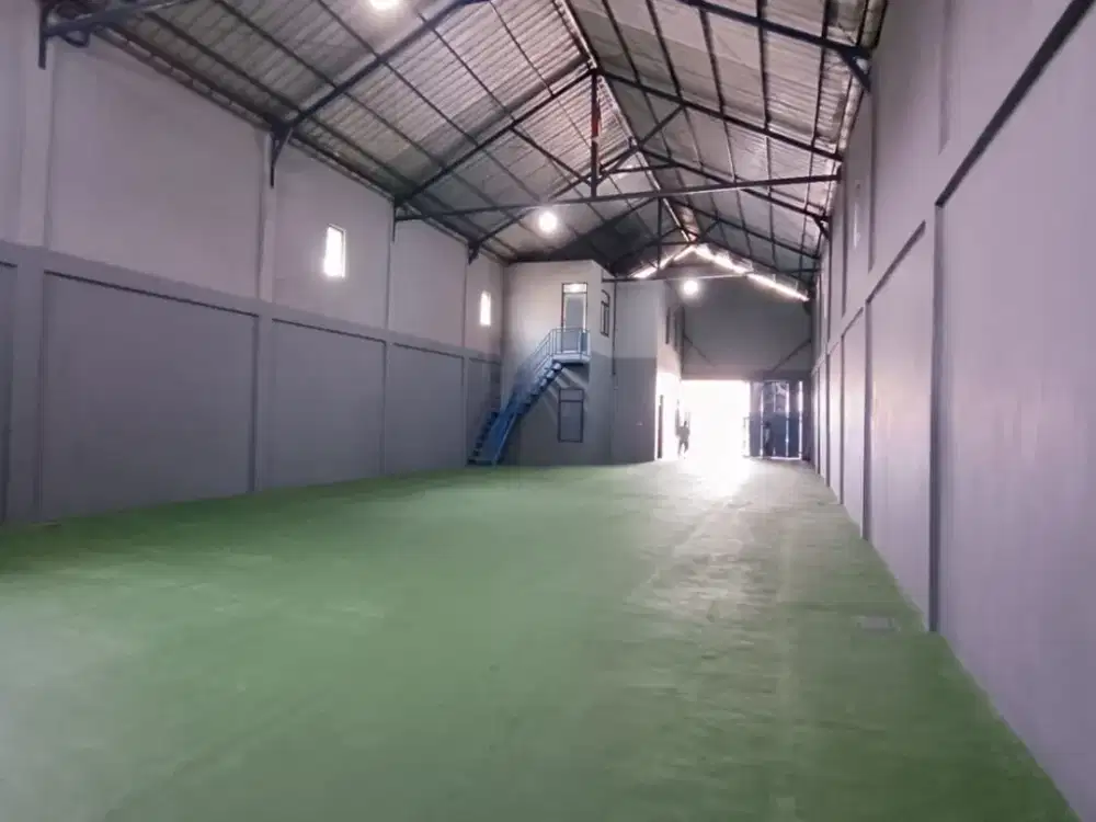 Disewakan Gudang Baru sudah epoxy akses 20ft di Mustikajaya, Bekasi