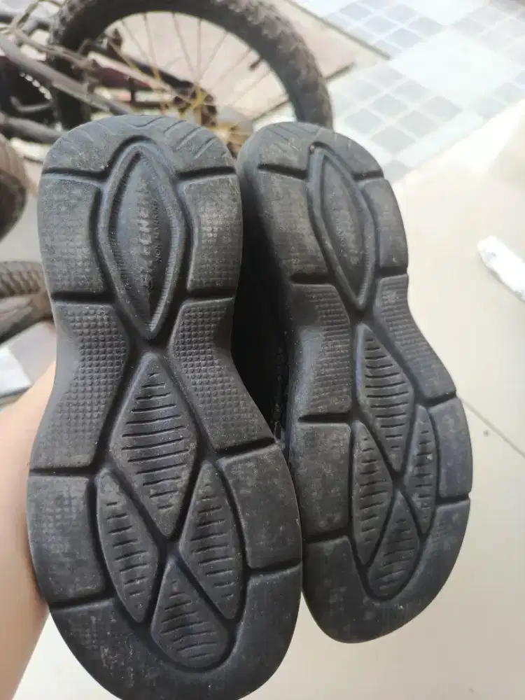 Sepatu Sekechers