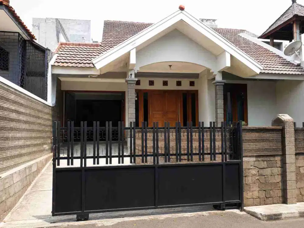 Rumah dibawah Harga Pasaran di daerah Johar Kebatoran Lama Jaksel