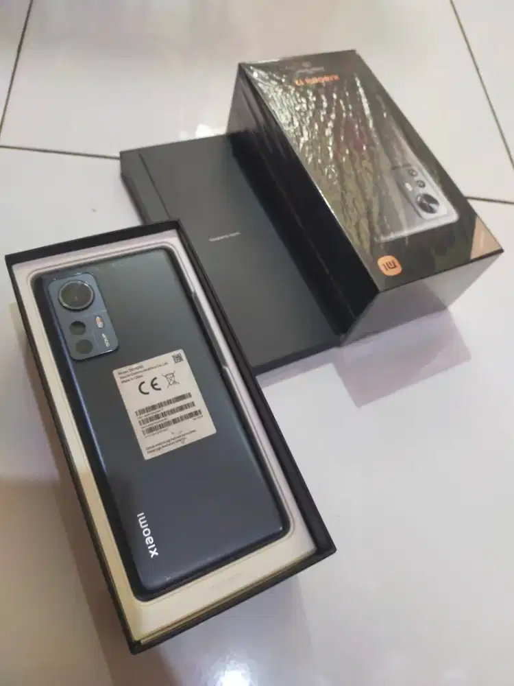 jual cepat Xiaomi mi 12 layar curve ram 8/256
