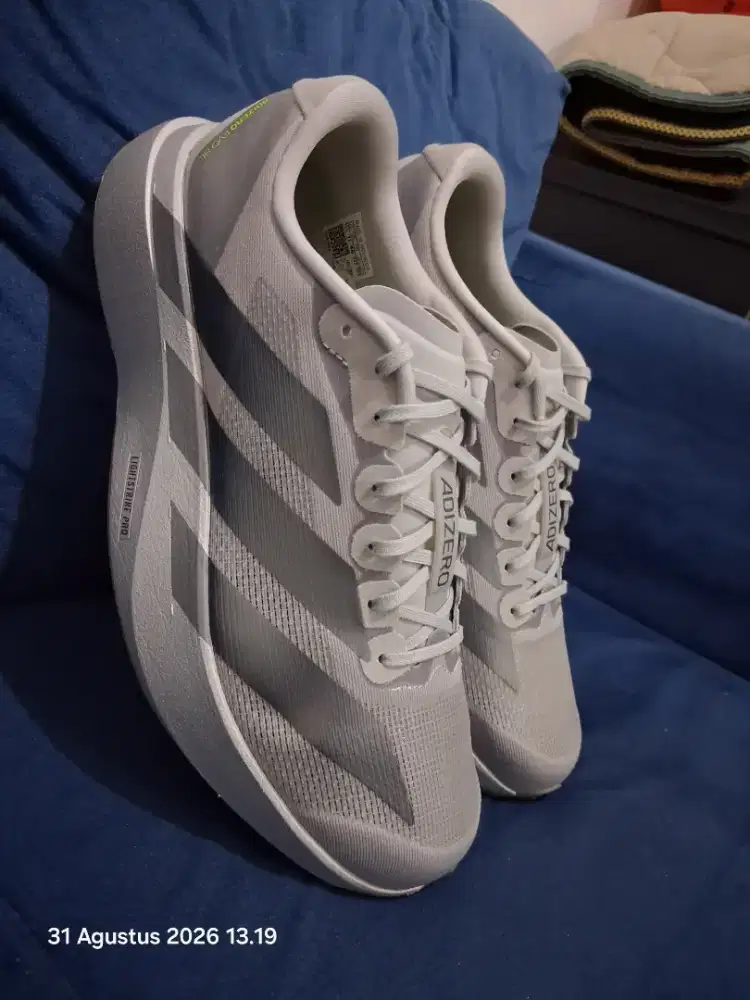 Original Authentic Evo SL BNIB Silver Metalic
Size 46/28,5cm kaki 45