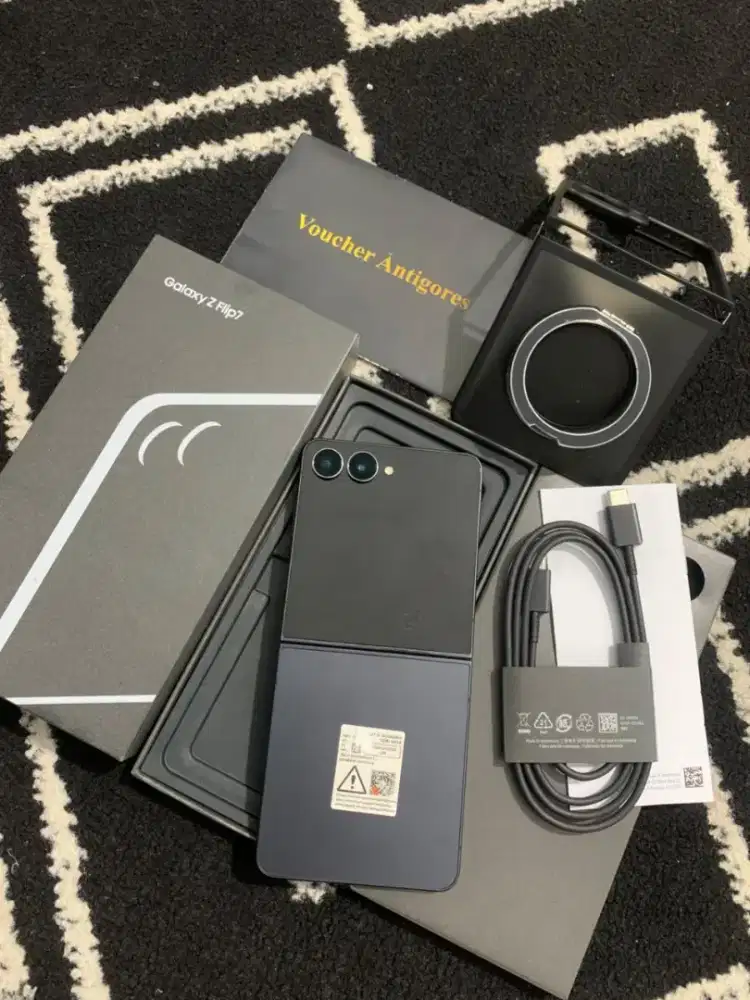 Samsung Z Flip 7 (12/256) Fullset Original