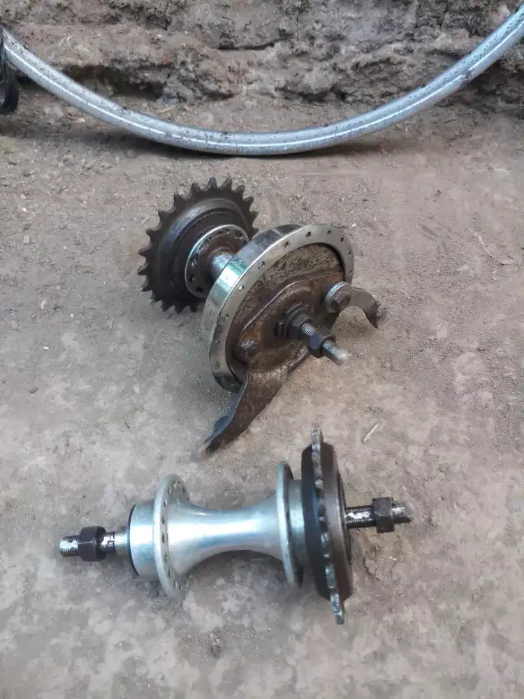 Tromol sturmey dan hub belakang