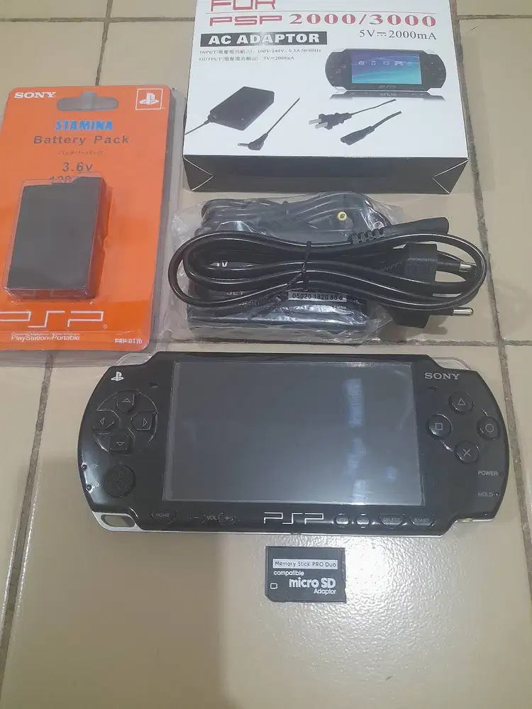 Psp slim seri 2000 Mulus No Mines Memory 8gb Full game Plus Cassan