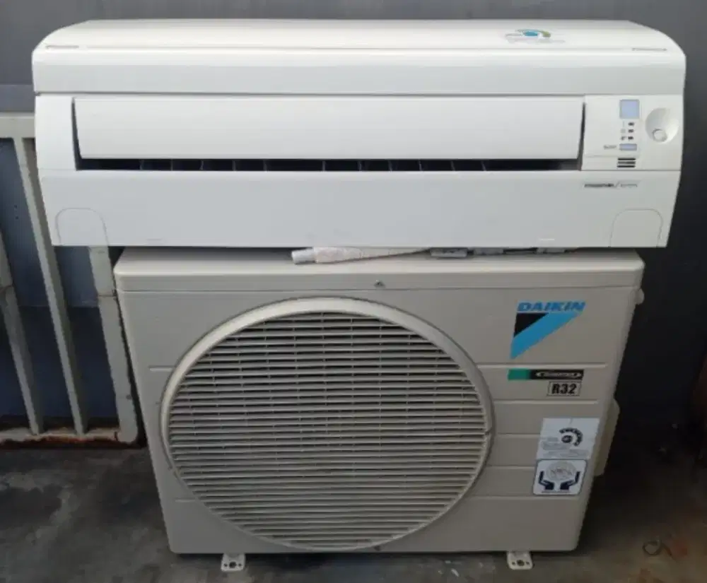 Jual daikin r 32 1pk inventer lowt 680 watt br pake 5bln ori semua