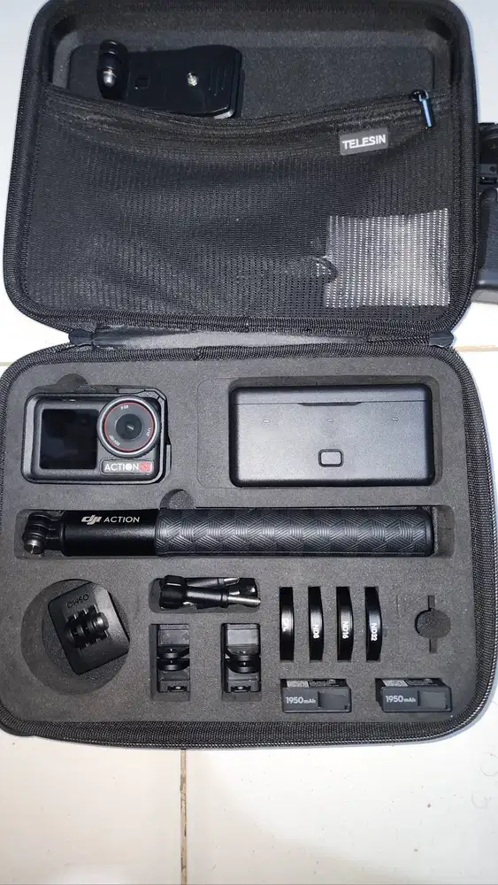 DJI Osmo Action 5 Pro Adventure Combo