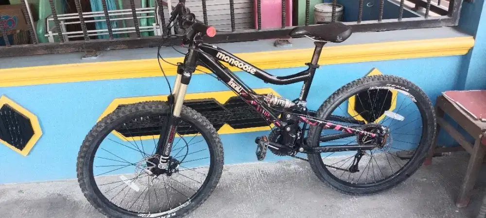 sepeda fullsus mongoose teocali