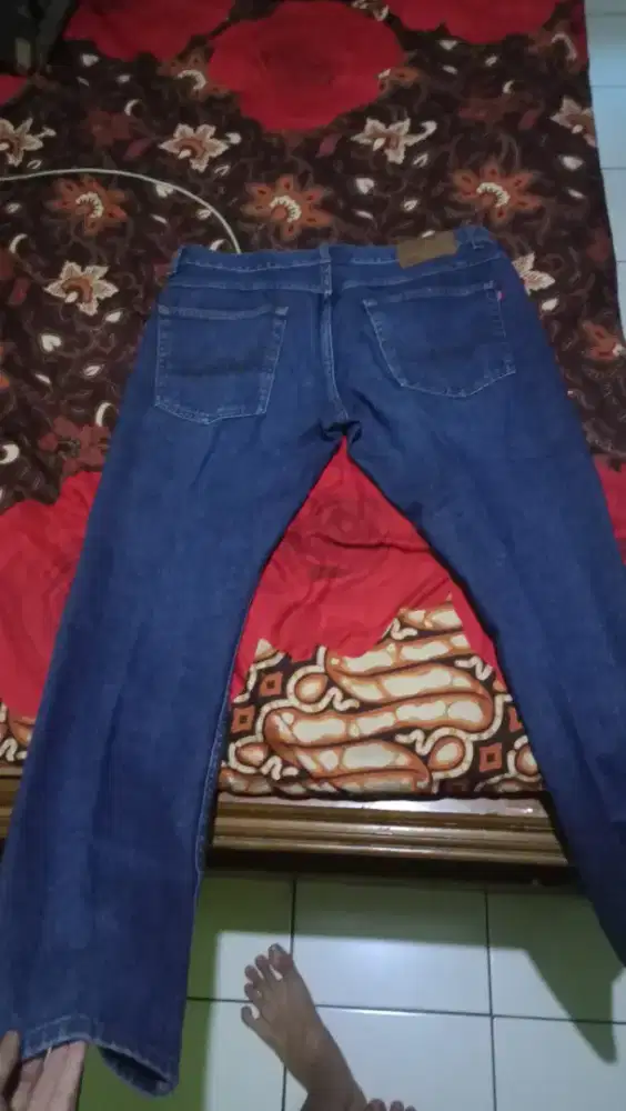 Celana Jeans belum pernah di pakai