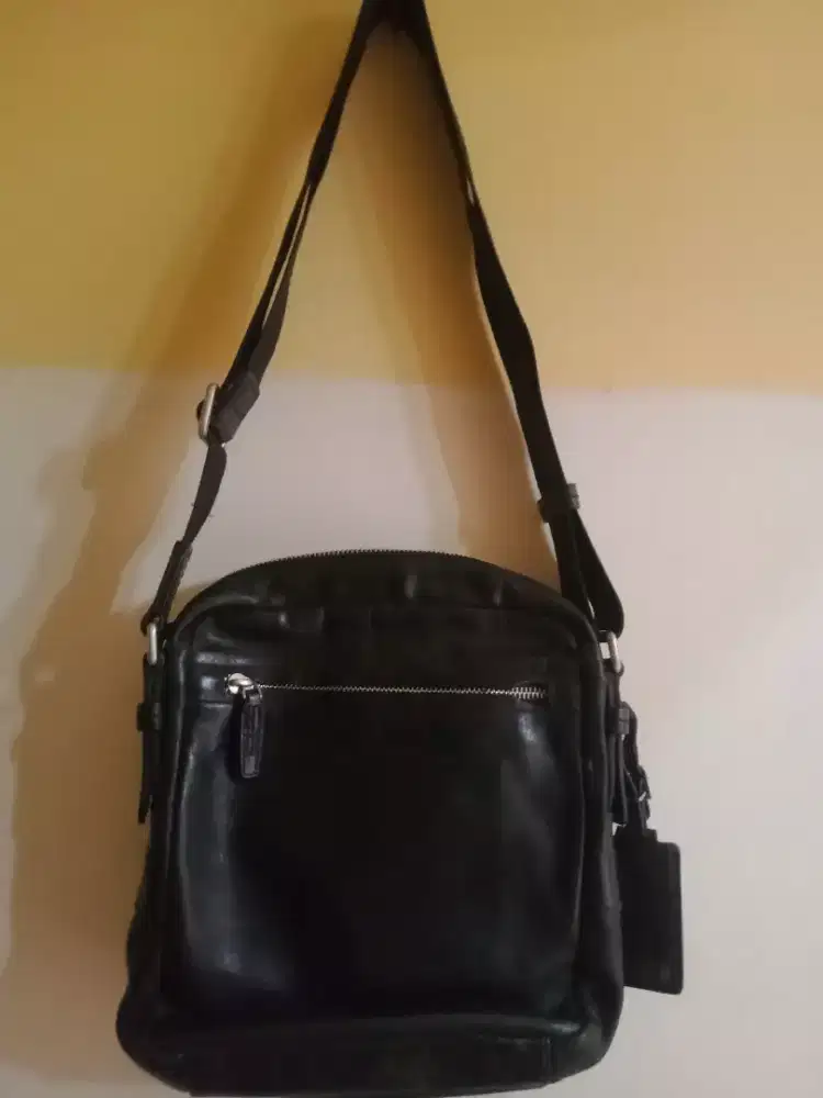 Tas kulit selempang
