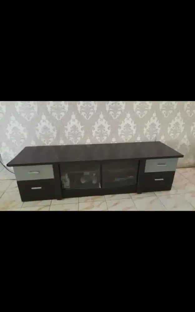 Meja TV Minimalis