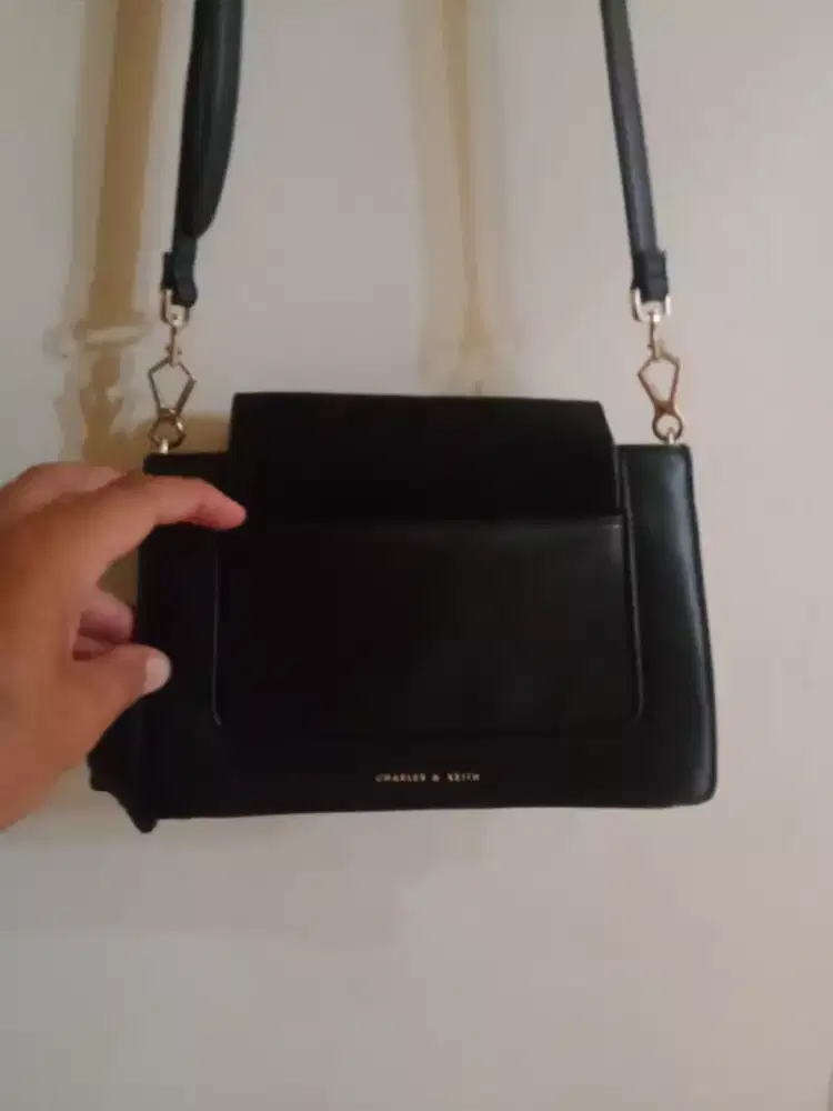 Tas wanita merk PRADA
