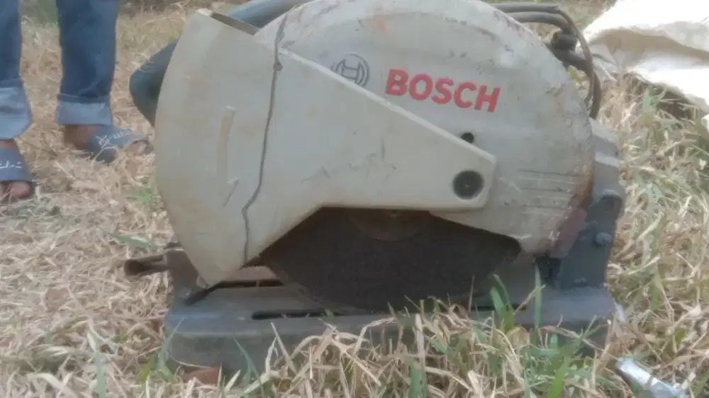 Mesin potong besi merk bosch