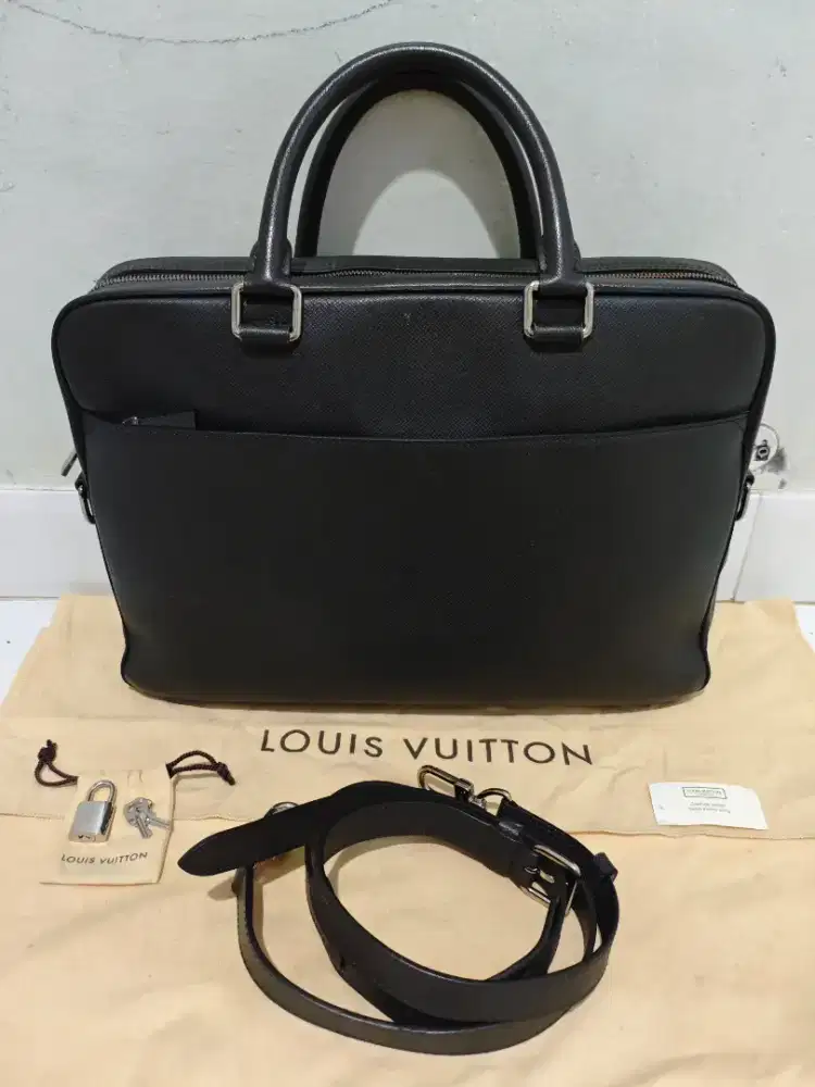 Louis Vuitton LV PDB Ardoise Taiga original authentic retail 41,5jt