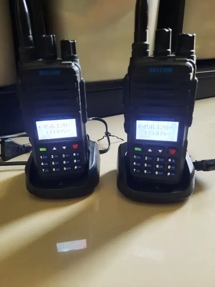2 pasang Radio HT merk DALCOM jepang