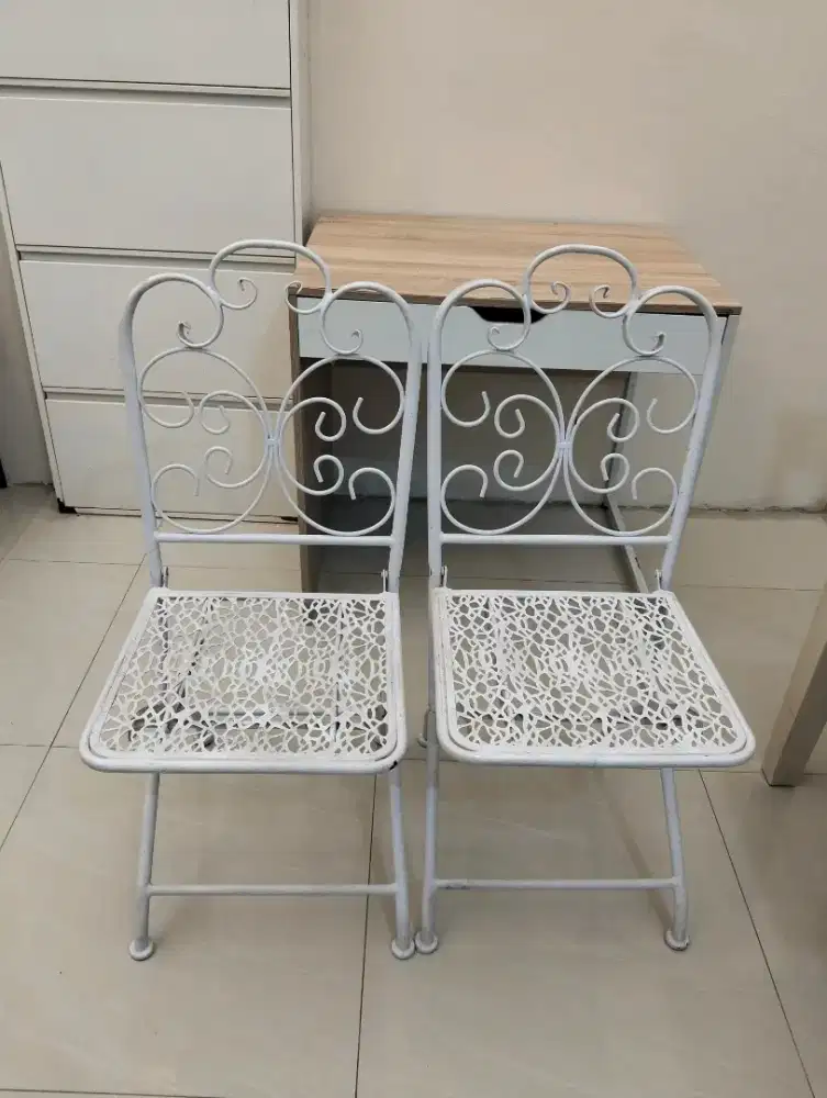 Kursi Besi Lipat