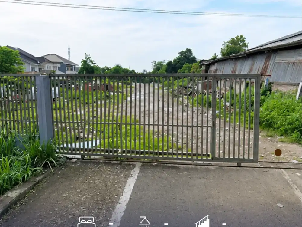 Disewakan Kavling Luas Dengan Letak Strategis di Cipondoh