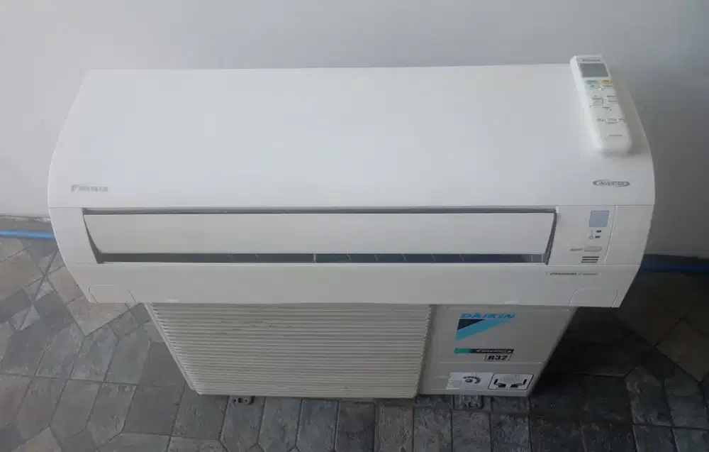 ac Daikin inverter 1/2pk R32 ori