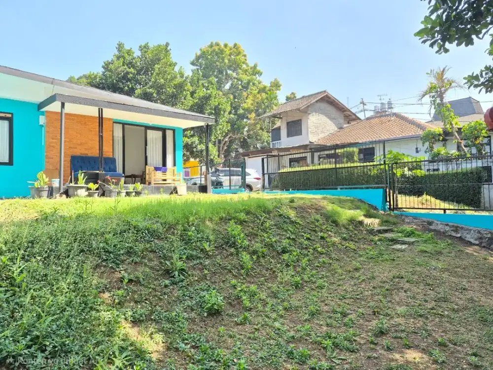 DIJUAL DI BAWAH HARGA NJOP / HARGA PASARAN RUMAH STRATEGIS PUSAT KOTA BANDUNG DI SETIABUDI PINGGIR JALAN RAYA COCOK UNTUK KANTOR / BISNIS / TOKO / KUL