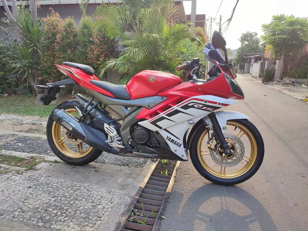 YAMAHA R15 V2 TAHUN 2015