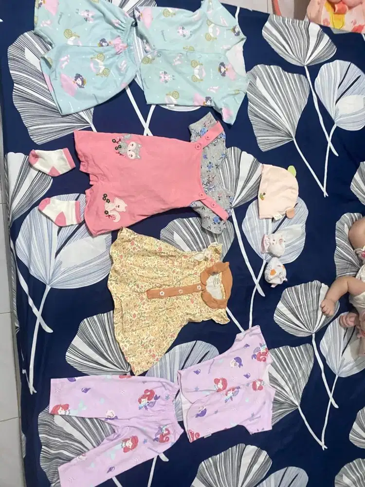 PAKET BAJU BAYI 3-6 BULAN PEREMPUAN (BRAND BOHOPANNA,dll)