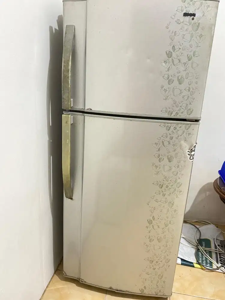 Kulkas 2 pintu sharp second