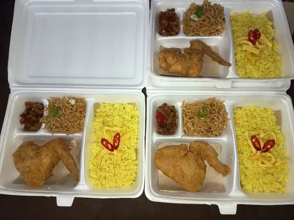 Nasi kuning untuk acara anak