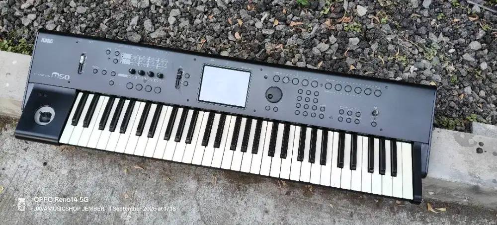 Korg M50 workstatio synthesizer