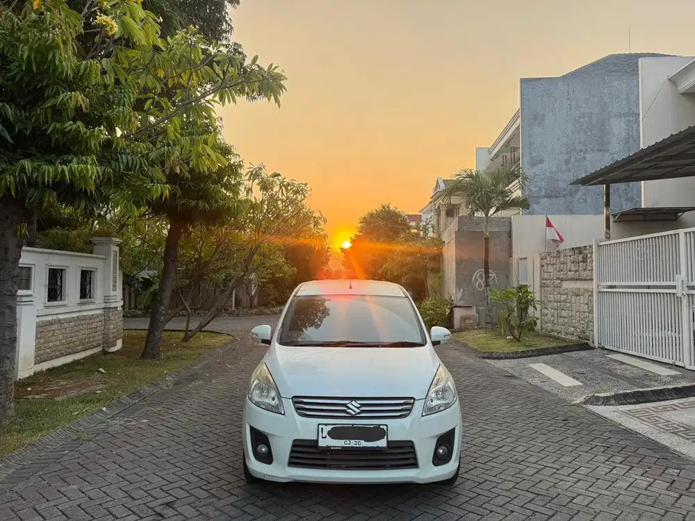Suzuki Ertiga 1.4 GX Matic 2015 Putih Abs Plat L
