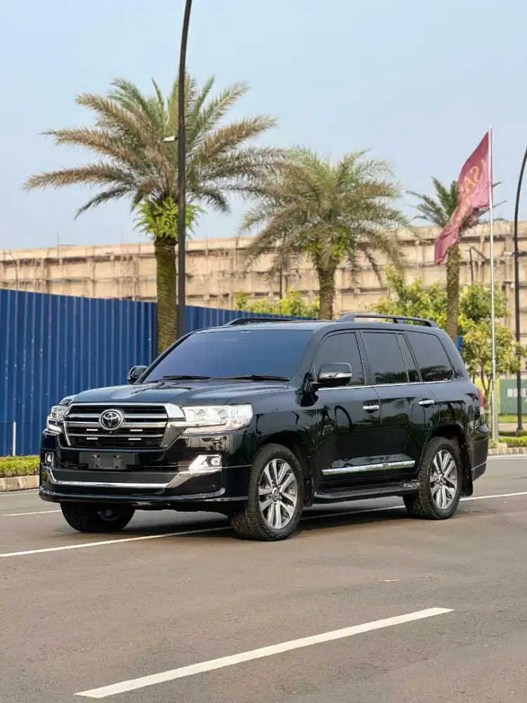 TOYOTA LAND CRUISER VXR200 ATPM THN 2018