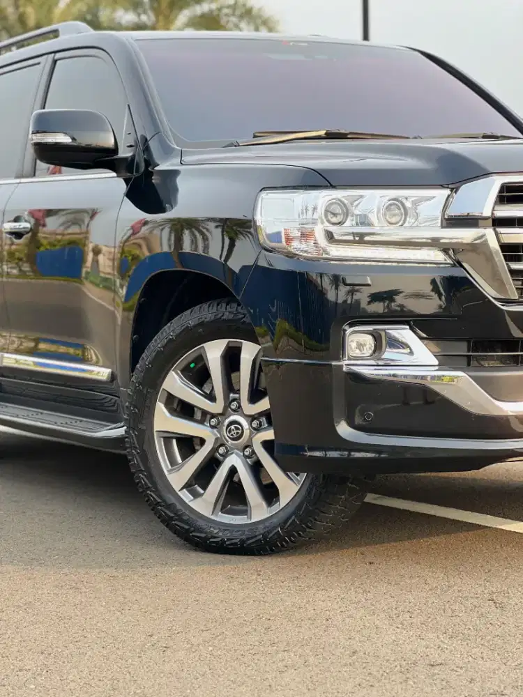 TOYOTA LAND CRUISER VXR200 ATPM THN 2018