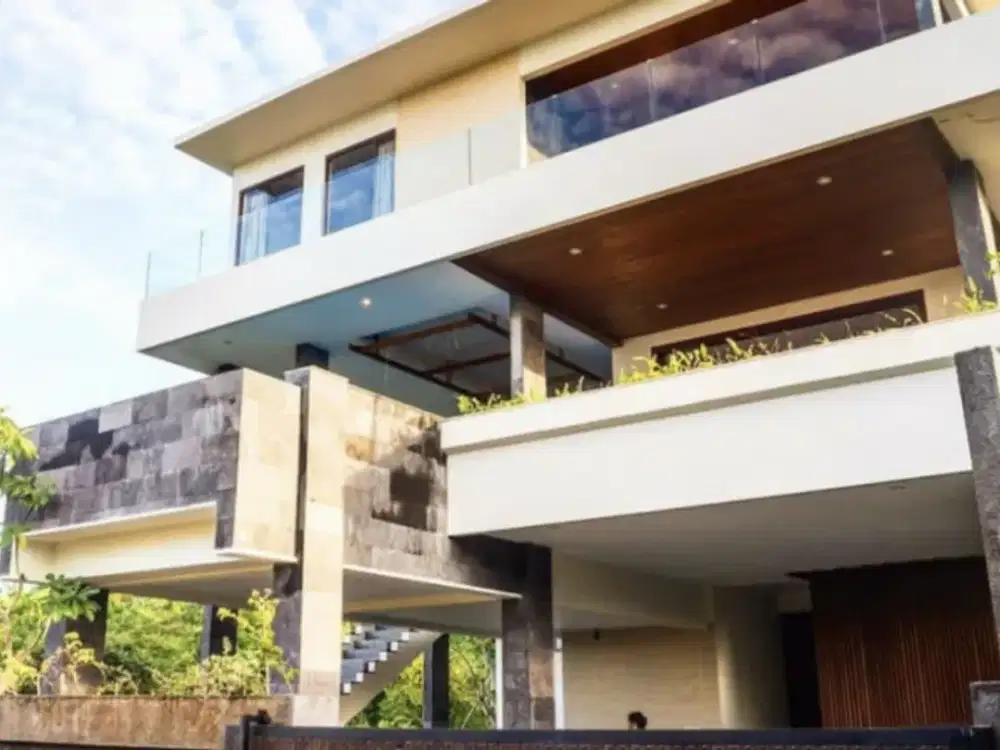 VILLA MEWAH VIEW LAUT TIARA NUSA GOA GONG BADUNG, BALI