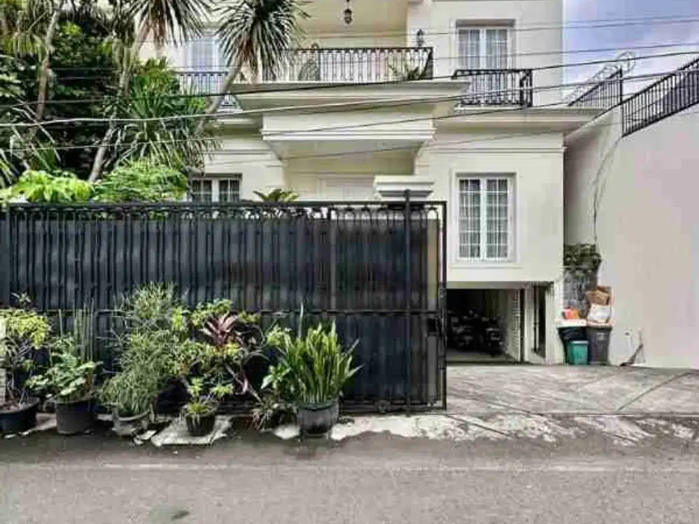Dijual Rumah Bagus  Fully Furnished di Jakarta Selatan Panglima Polim Kebayoran baru.