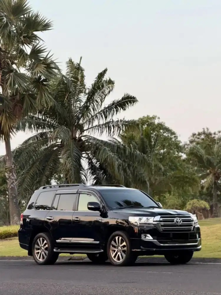CASH! Toyota Land Cruiser VX-R 4.5 Diesel 4x4 AT 2016 Facelift (L)