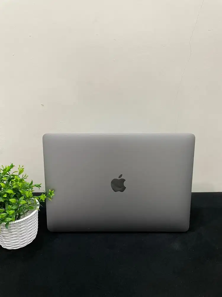 MacBook Air 2020 M1 13,3inch iBox 8/512 M1 Gray Unit + Charger