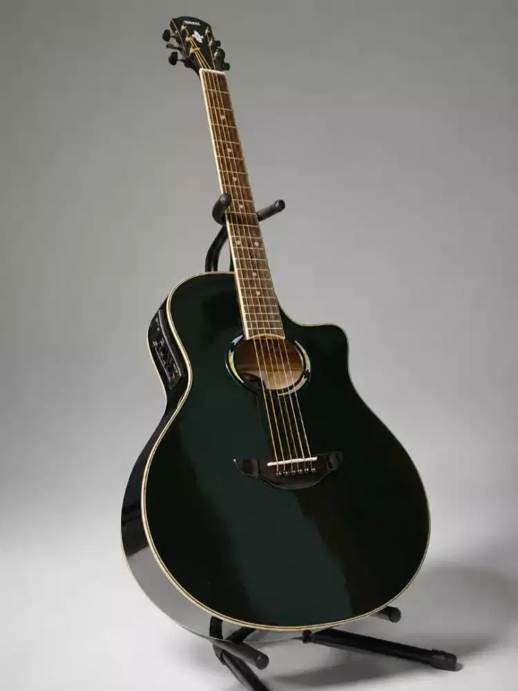 Gitar akustik elektrik Yamaha apx