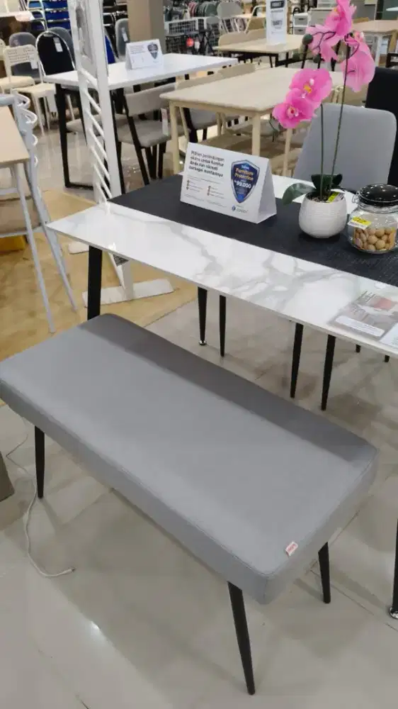 Milav Meja makan