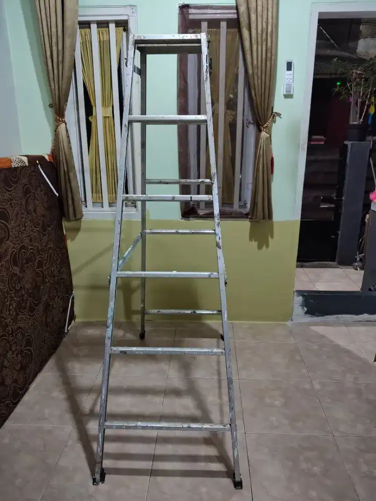 TANGGA LIPAT ALUMINIUM
