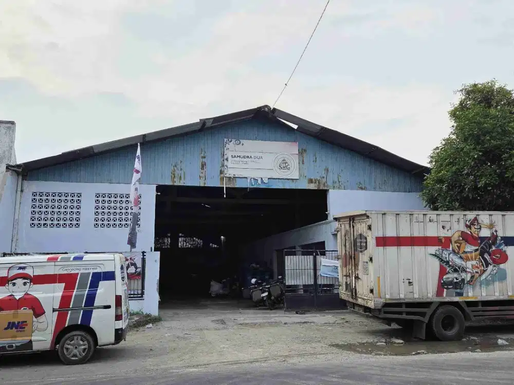dijual gudang siap huni di pinggir kota madiun