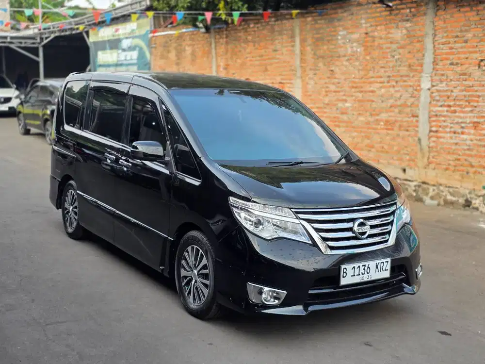 Nissan Serena HWS Matic 2015 Dp 5 Juta Promo