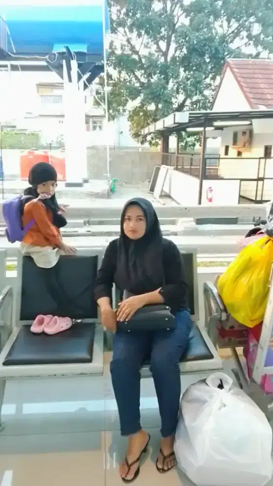 Cari pekerjaan.