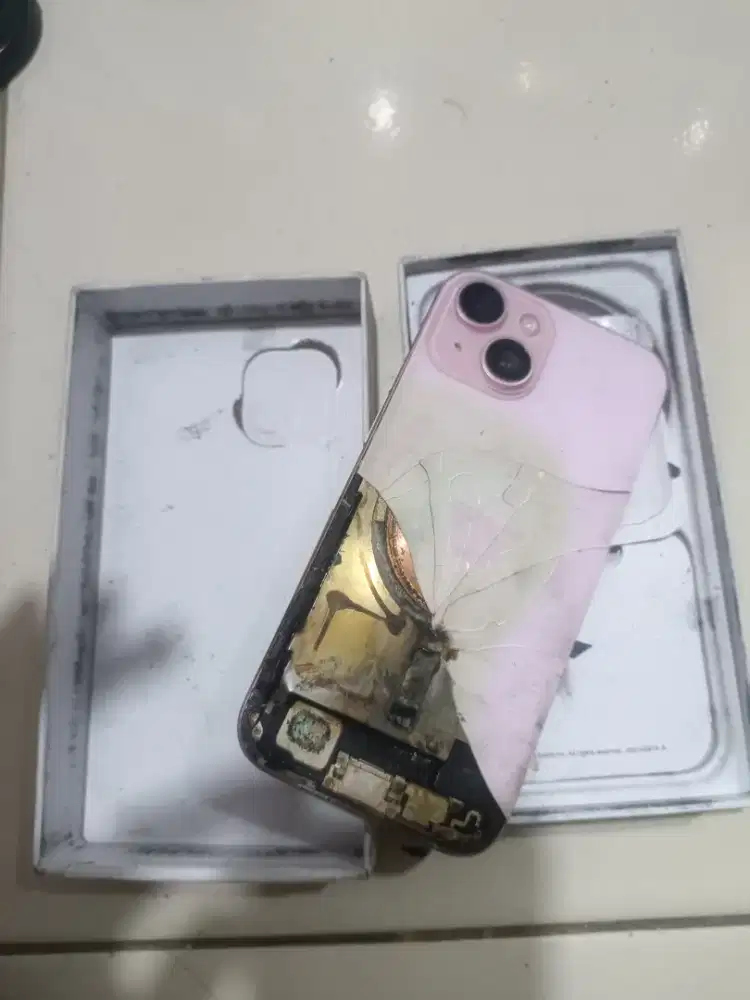 Ip 15 128gb minus seuai fto bayarin brp lu mau dah