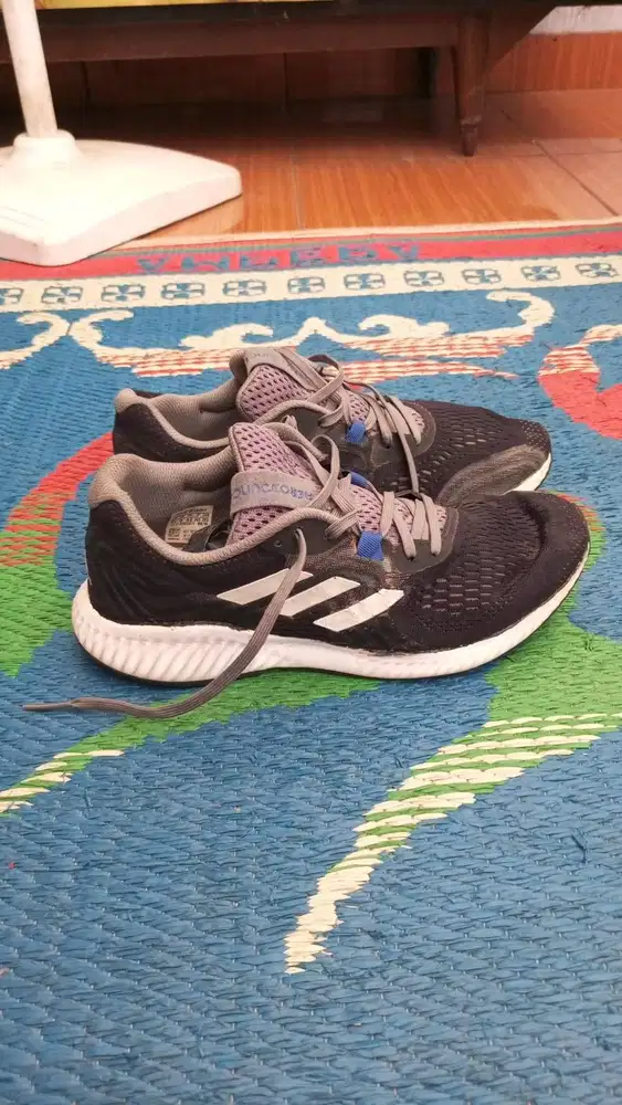 Sepatu ukur 42/43 kondisi seken lokasi BANTUL JOGJA BANTUL