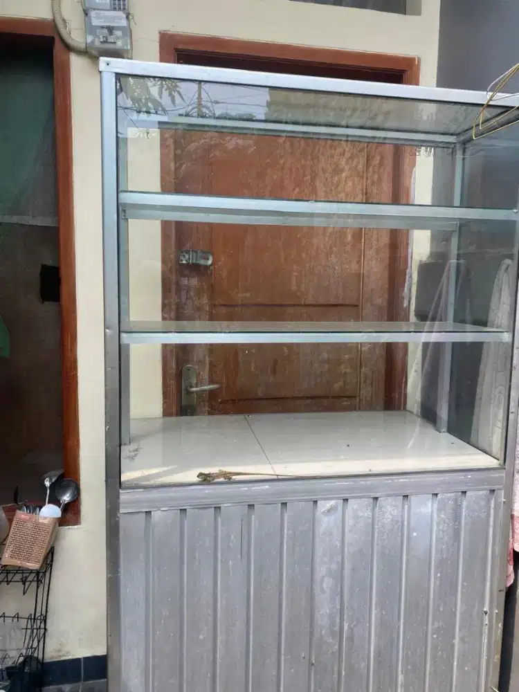 Jual Etalase bahan aluminium